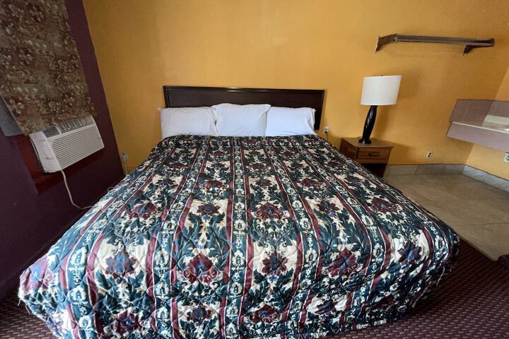 Room 21 of 27