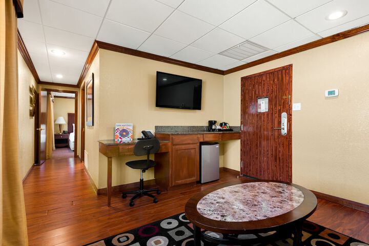 Room 121 of 250