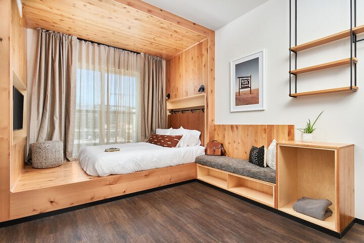 Room 44 of 110