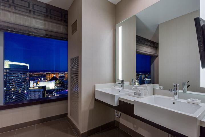 Room 71 of 122