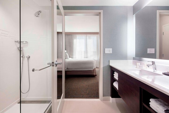 Room 32 of 48