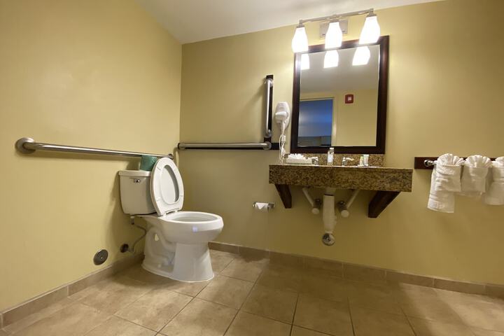 Room 13 of 20