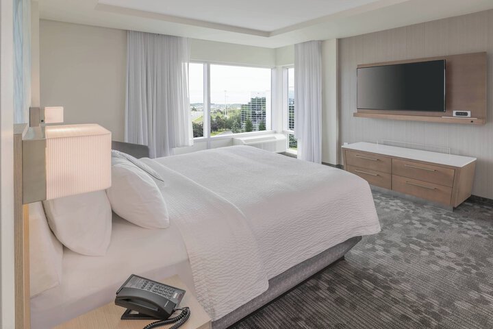 Courtyard by Marriott Burlington