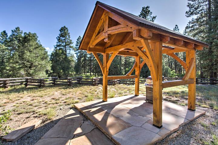 Mancos Cabin Rental on 80 Acres w / Mountain View!