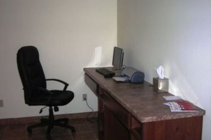 Settle Inn & Suites Linn Missouri