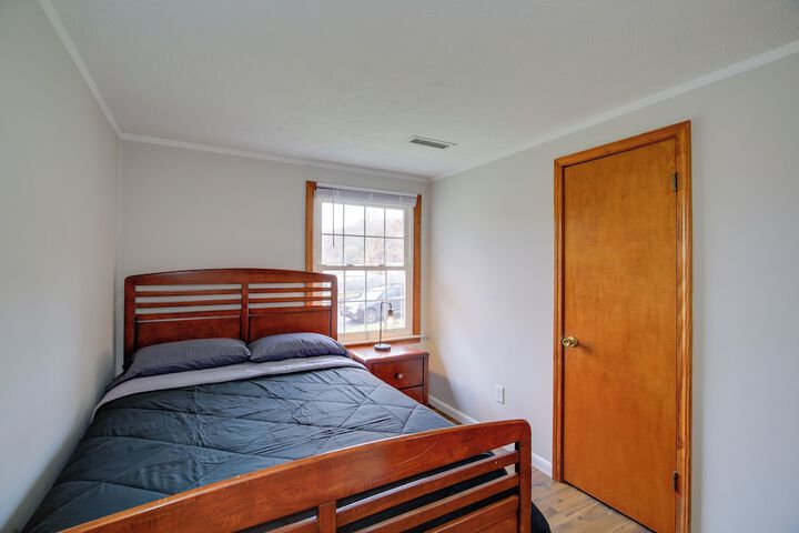 Bluefield Home w / Covered Deck - Near Parks!