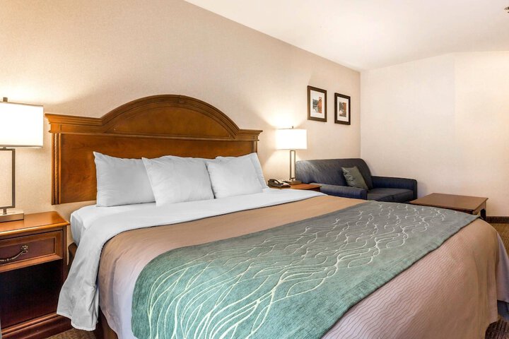 Comfort Inn & Suites South Burlington near University