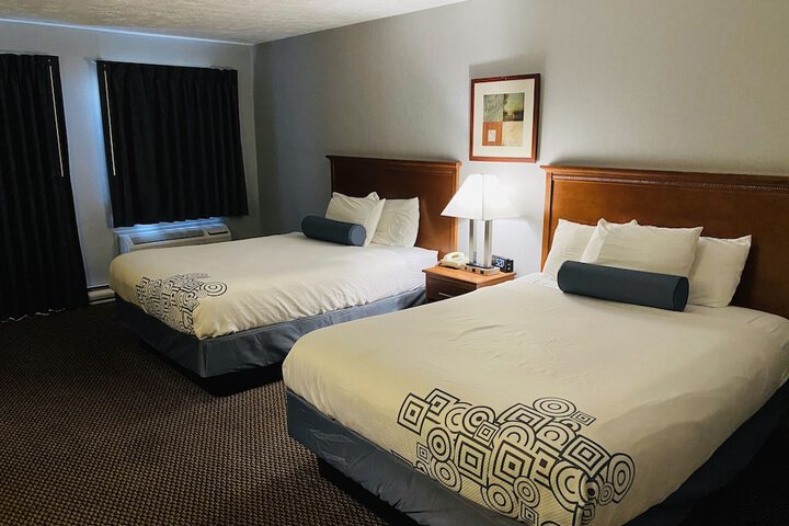Fleetwood Inn & Suites
