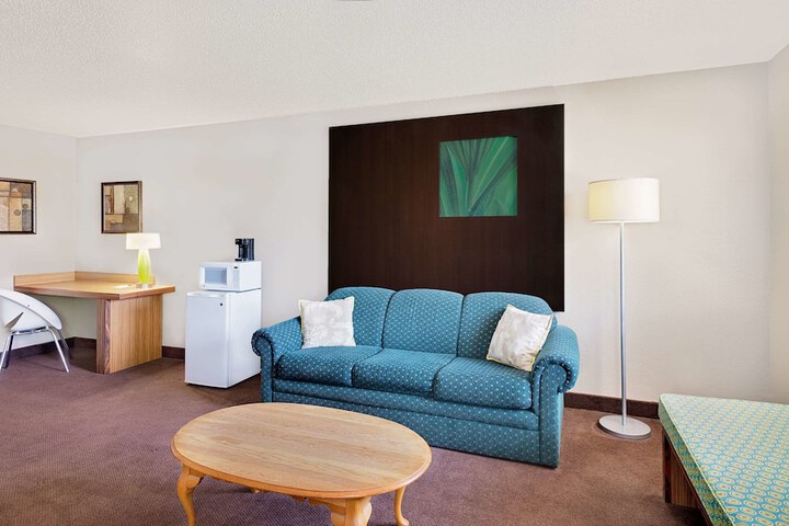 Room 15 of 31