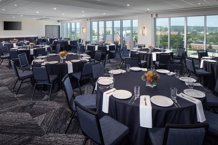 Ballroom/Hall 20 of 24
