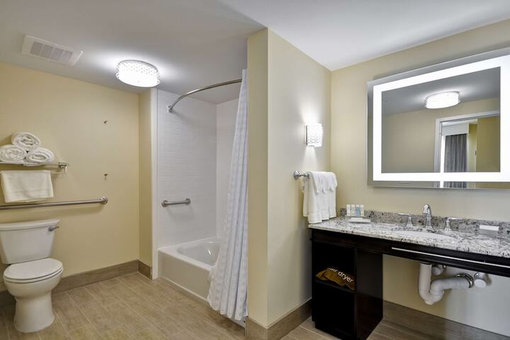 Room 26 of 34