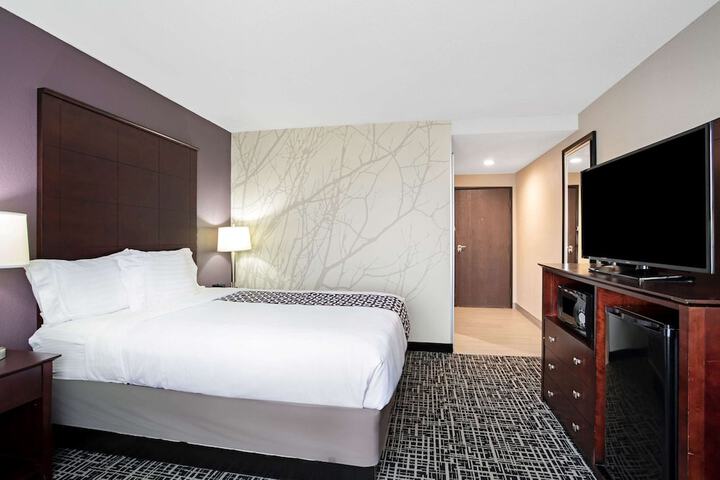Room 18 of 81