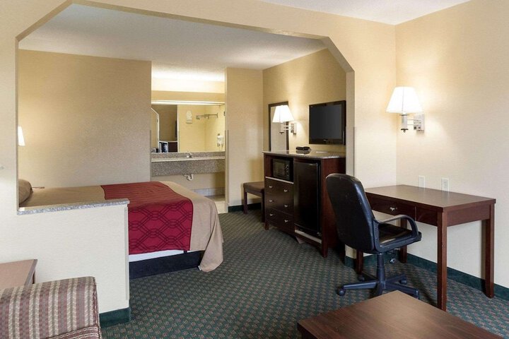 Room 18 of 29