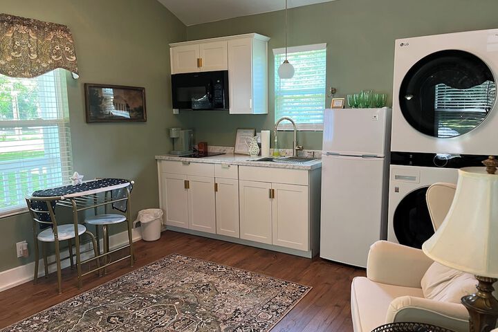 Benefield House Bed & Breakfast