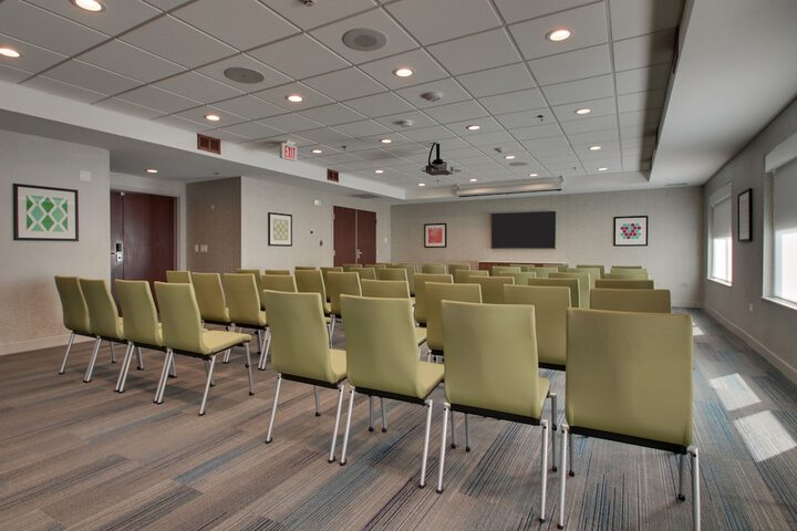 Holiday Inn Express & Suites Aurora - Naperville by IHG
