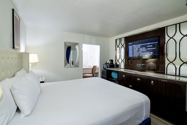 Room 12 of 26