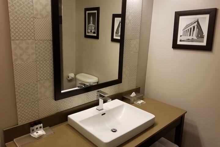 Room 26 of 33