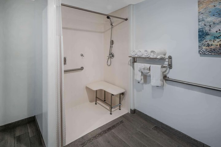 Room 17 of 26