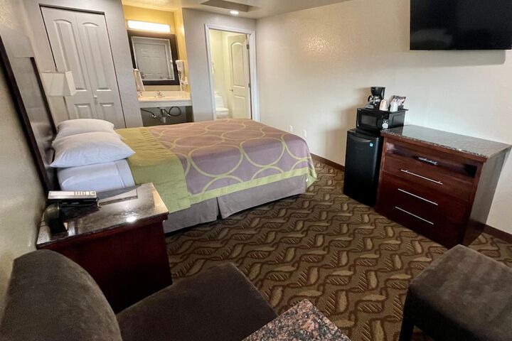 Room 20 of 27