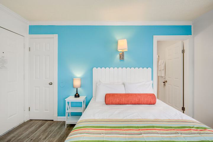 Room 10 of 65