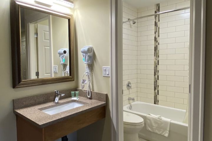 Sahara Courtyard Inn