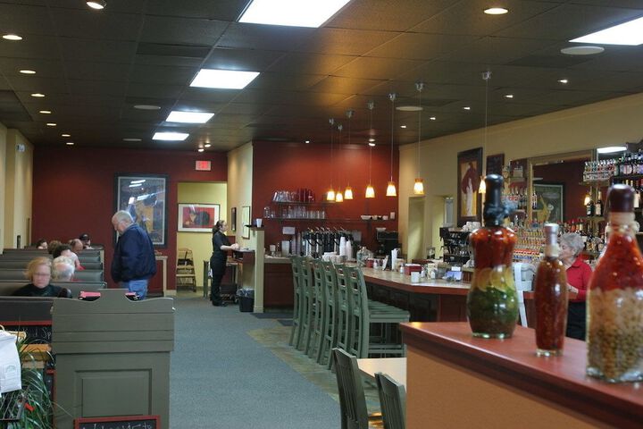 Dining 20 of 22