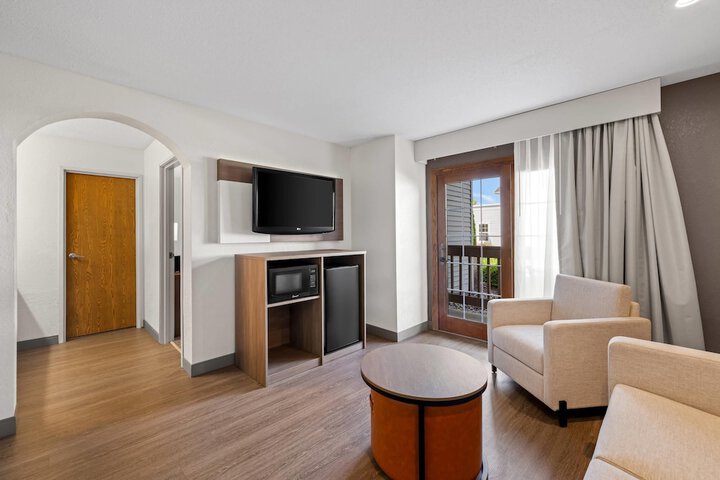 Comfort Inn & Suites and Conference Center