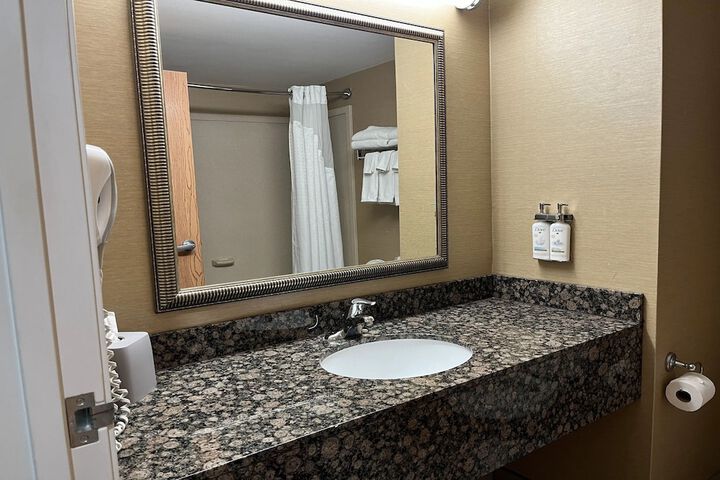 Room 16 of 52