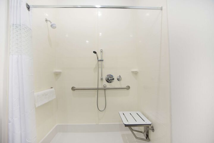 Room 15 of 28