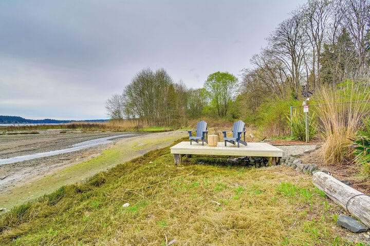 Direct Beach Access: Getaway on Port Orchard!