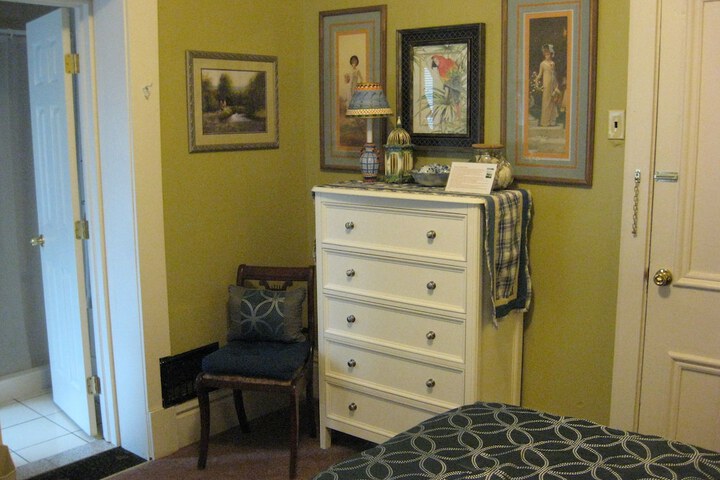 Room 28 of 112