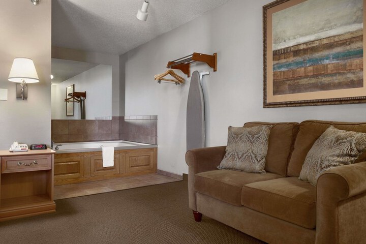 Room 3 of 13