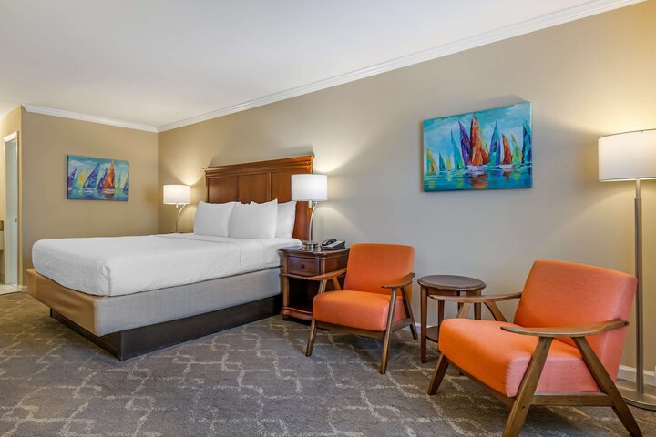 Room 9 of 38