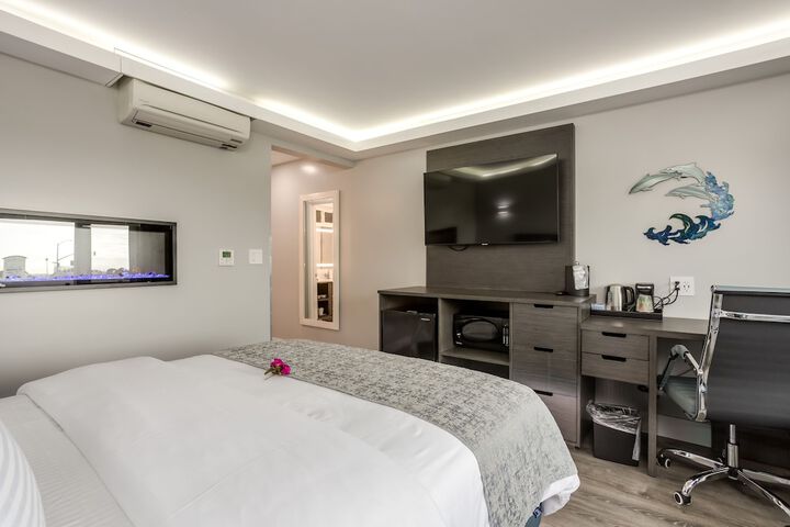 Room 13 of 38