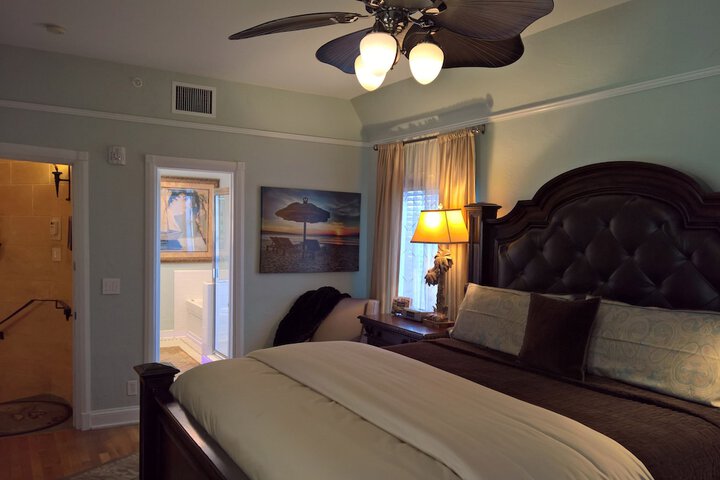 Room 25 of 42