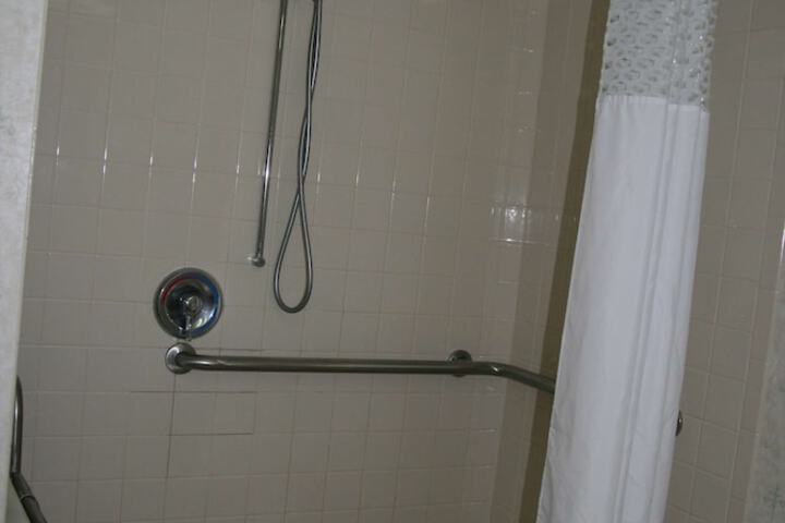 Room 13 of 35