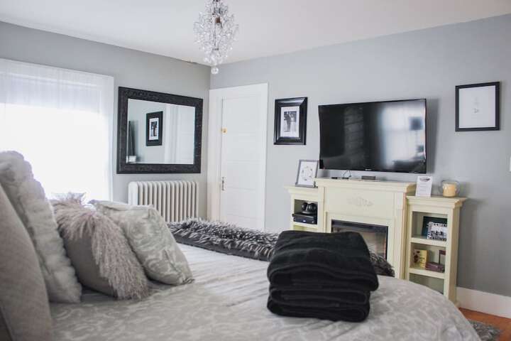 Room 13 of 22