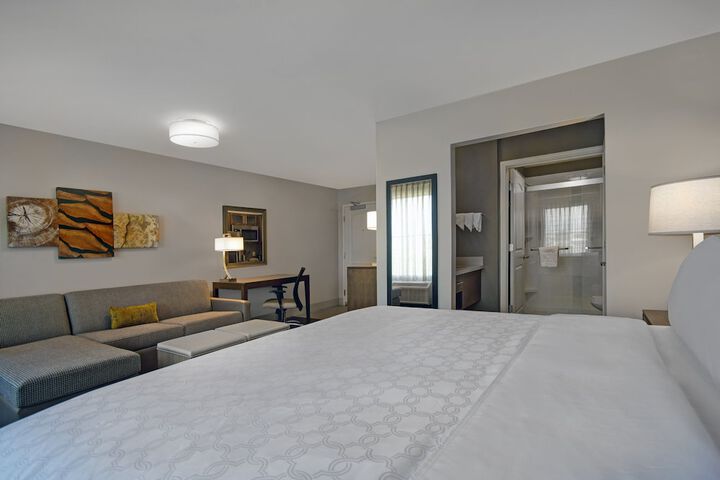Staybridge Suites Sterling Heights - Detroit by IHG
