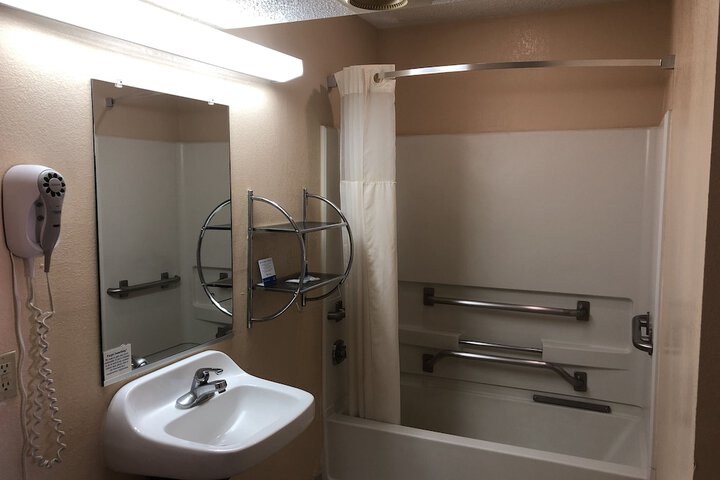 Room 14 of 26
