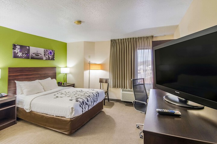 Room 16 of 38