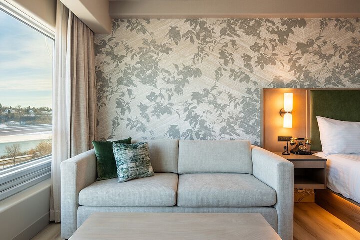 Room 28 of 61