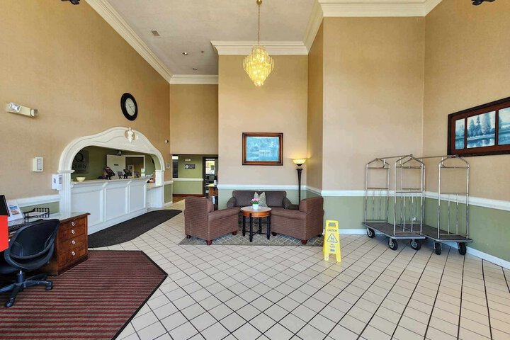 Quality Inn & Suites Somerset Downtown