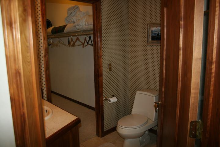 Room 32 of 33