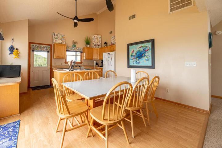 Climate Change - Duck Sea Tern, Oceanside, 280 Yds to Beach, Pool, Hot Tub, Pets OK