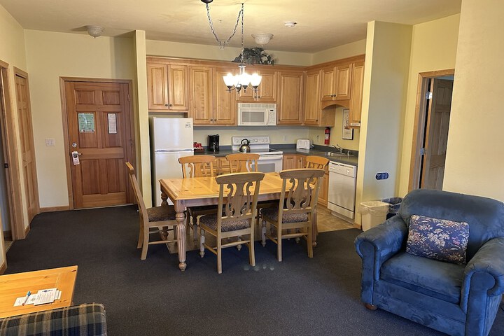 Birchwood Lodge
