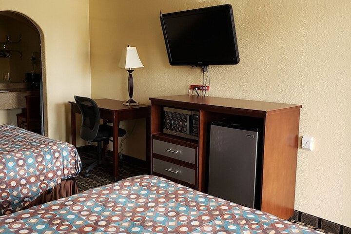 Taylor village Inn and suites