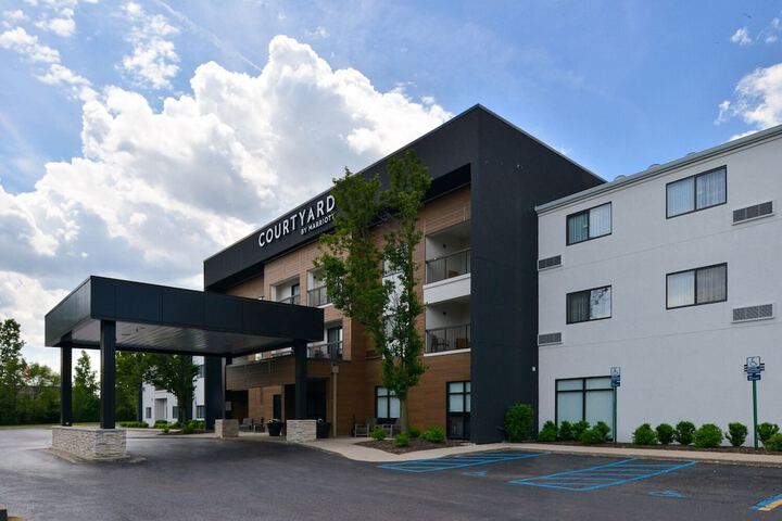 Hotel 2 of 39
