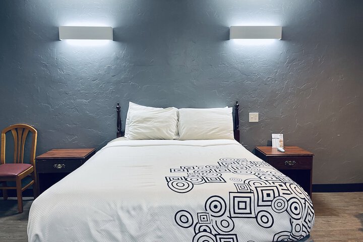 Room 28 of 37