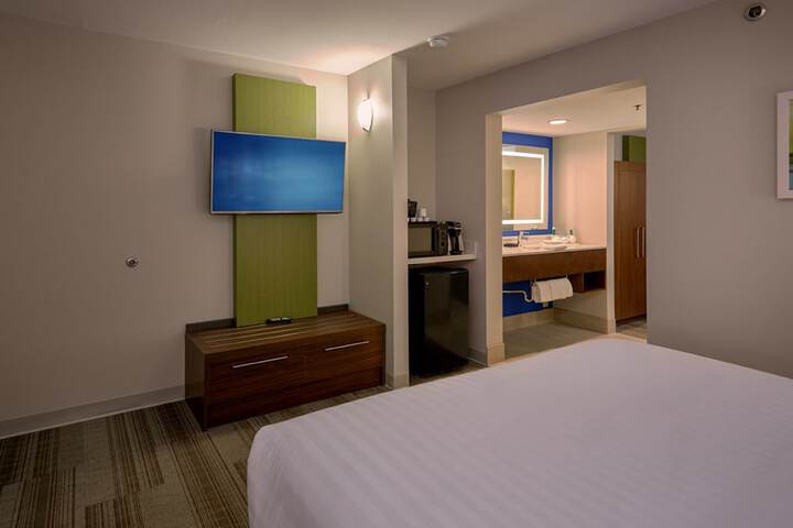 Room 20 of 38