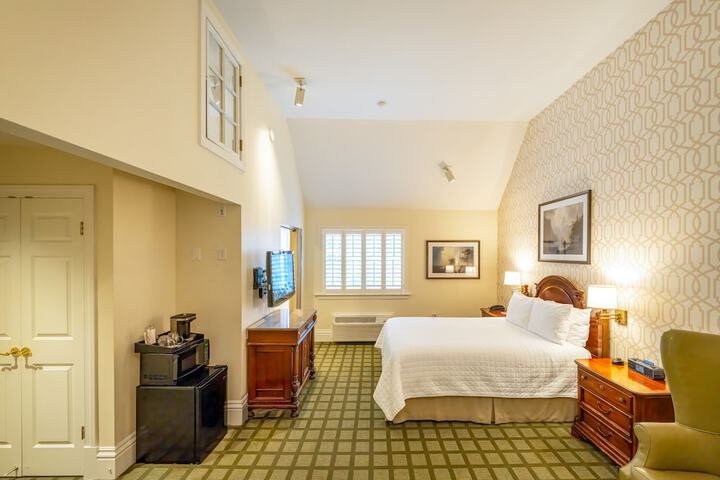 Room 46 of 165